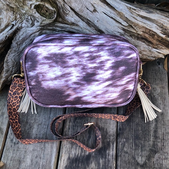 NEW FAUX COWHIDE COW CROSSBODY CELL PHONE CAMERA BAG PURSE LEOPARD STRAP TASSEL - Picture 4 of 6